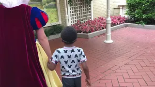 Jaxton meets Snow White at Walt Disney World