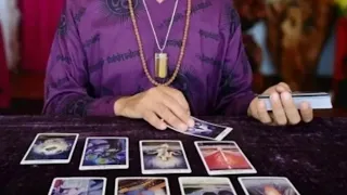 How To Read Tarot On Yourself & Others - International Tarot Reader