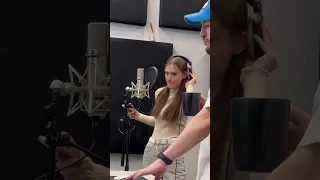 Пока Naya готовит новый трек, мы слушаем Naya — «Не плачу» 🎵🤍