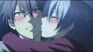 Himuro kisses and hugs Yukimura because he confessed he likes her