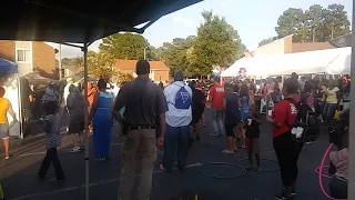 Полицейские танцуют/ Dancing police officers