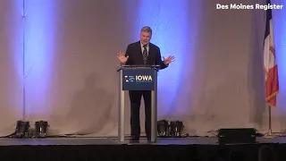 Alec Baldwin impersonates Donald Trump at Iowa Democrats gala