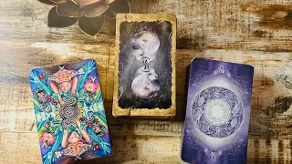 🔮Na co myslí? Po čem touží? Chybím mu? + vzkazy #tarot #vykladkaret