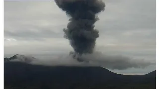 Semisopochnoi Erupts