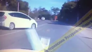 Автомобиль, сбивший пешехода в Уссурийске, попал на видео