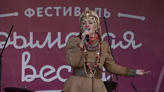 Екатерина ЧЕРНОУСОВА - "ГЛЯЖУ В ОЗЁРА СИНИЕ"