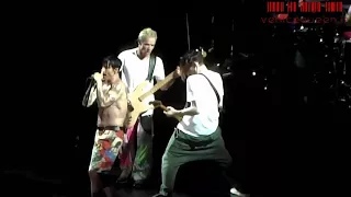 Red Hot Chili Peppers - Give it away [SBD Audio] (Bologna. 08/10/2016)