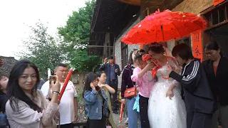 實拍貴州農村結婚風俗，城市小伙開著豪車到偏僻山區娶媳婦，含淚看完Real shot of married wife in rural Guizhou【貴州李俊】