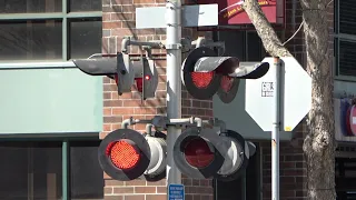 [New LED & E-Bell] Washington St. Crossing Times Out, UP 9921 MRVOA Power Move Switching, Oakland CA