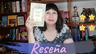 Diccionario Jázaro, novela léxico, ejemplar femenino / Reseña