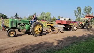 John Deere 60 pulling