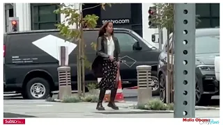 Malia Obama Shows Up In High-Slit Skirt As She Enjoys Lunch With Pal In LA!💘❤‍🔥 @sashaobamaonlyfans