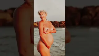 Беременная Наталья Рагозина на пляже
