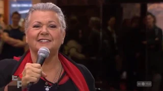 Ginette Reno''Je serai là' Live TV 2018