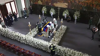 El cuerpo del pintor y escultor Fernando Botero regresa a Medellín, el lugar donde habita su corazón