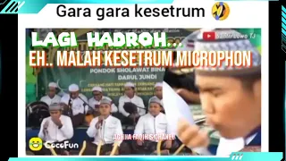 Saat akan bersholawat malah kesetrum microphone...