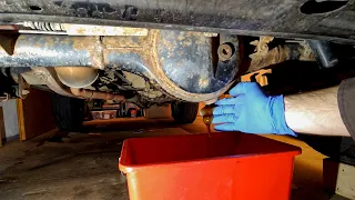 04 Changing Suzuki Samurai Differential Oil