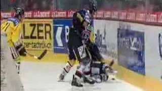 Match/Spiel Fribourg Gottéron VS. Berne  :  2-1