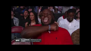 Derrick Lewis gets massive pop from hometown Houston crowd at UFC 262!!