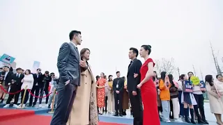 The husband shows off with his mistress in his arms, and the wife announces her marriage to the CEO