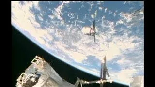 Астронавты МКС успешно "тормознули" космический грузовик