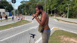 O CANTOR DORME SUJO CANTAR 🎤 DEBAIXO DE UM CALOR FORTE ELE JÁ FOI OUVIDO POR ZEZE LEONARDO E BRUNO