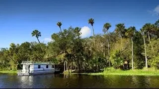 Taking a Houseboat Down the St. Johns River