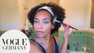 Logan Browning zeigt, wie Ihr Make-up auch unter der Maske hält | My Beauty Tips | VOGUE Germany