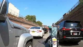 Harley Davidson Motorcycles Lane Splitting on the BQE in NYC