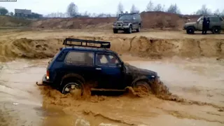 Lada Niva 4x4 vs Mitsubishi Pajero 2 off road