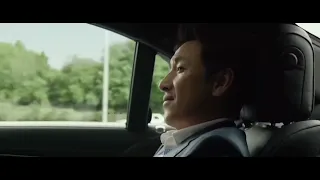 сцена вождения из корейского фильма Паразиты