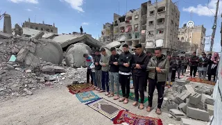 Gazans prayed the second Friday prayer of Ramadan in the rubble of the destroyed Farouk Mosque