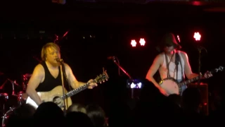 Steve 'N' Seagulls - November Rain [HD] (Guns N’ Roses Cover / 2017 live @ Universum | Stuttgart)