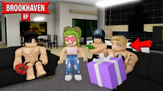 ME QUEDO ENCERRADA EN CASA JUNTO A LOS AMIGOS GUAPOS DE MI HERMANO EN BROOKHAVEN ROBLOX karola20