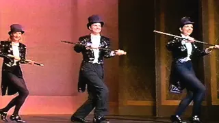 Liza Minnelli and cast perform "Stepping Out"