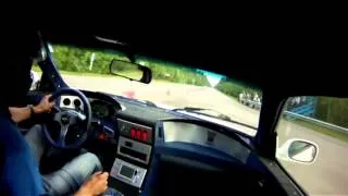 Bugatti Veyron vs Nissan Skyline GT R R34