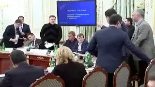 Аваков показал скандальное видео ссоры с Саакашвили. Циркач, артист, сволочь))