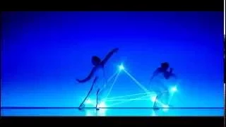 СУПЕР Танец двух танцовщиц со светом, который взорвал интернет