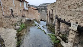 El único pueblo español en mitad de una cascada.