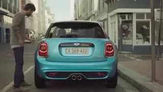 2015 MINI Cooper Hardtop 4 door ad "Sleepy"