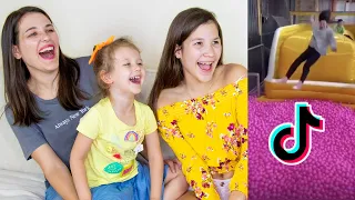 REACCIONANDO A LOS TIKTOKS QUE DANIELA PIENSA QUE SON GRACIOSOS | Yippee Family