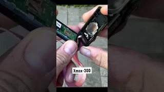 Xmax 300 Battery Replacement