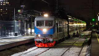 Электровоз ЧС200 - 009 с двухэтажным поездом Санкт-Петербург - Москва