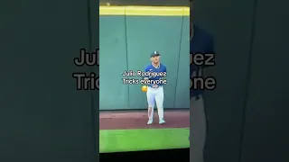 Julio Rodriguez robs Fernando Tatis of a home run and tricks everyone