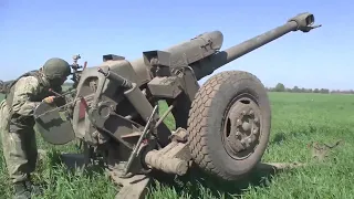 📹 Russian artillery battery of 122 mm D-30 howitzers struck discovered AFU mortar firing position.