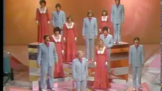 Heritage Singers / "Because He Lives"