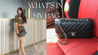 What's in my bag? | Chanel Classic Flap Edition | Viviennekho