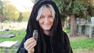 Samhain - How to make a Witch Bottle