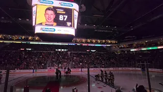 Sidney Crosby returns home and gets standing ovation