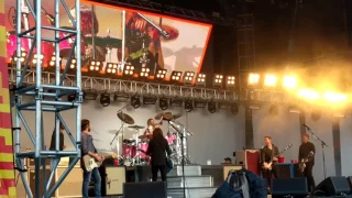 Dave Grohl's daughter playing the drums with her dad at Secret Solstice in Iceland june 16th 2017